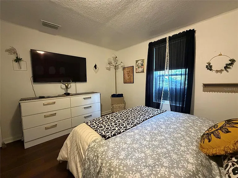 2425 SE 10th Ave — Photo 14