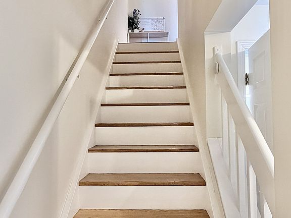 5th image of 31 Ellingwood St #31
