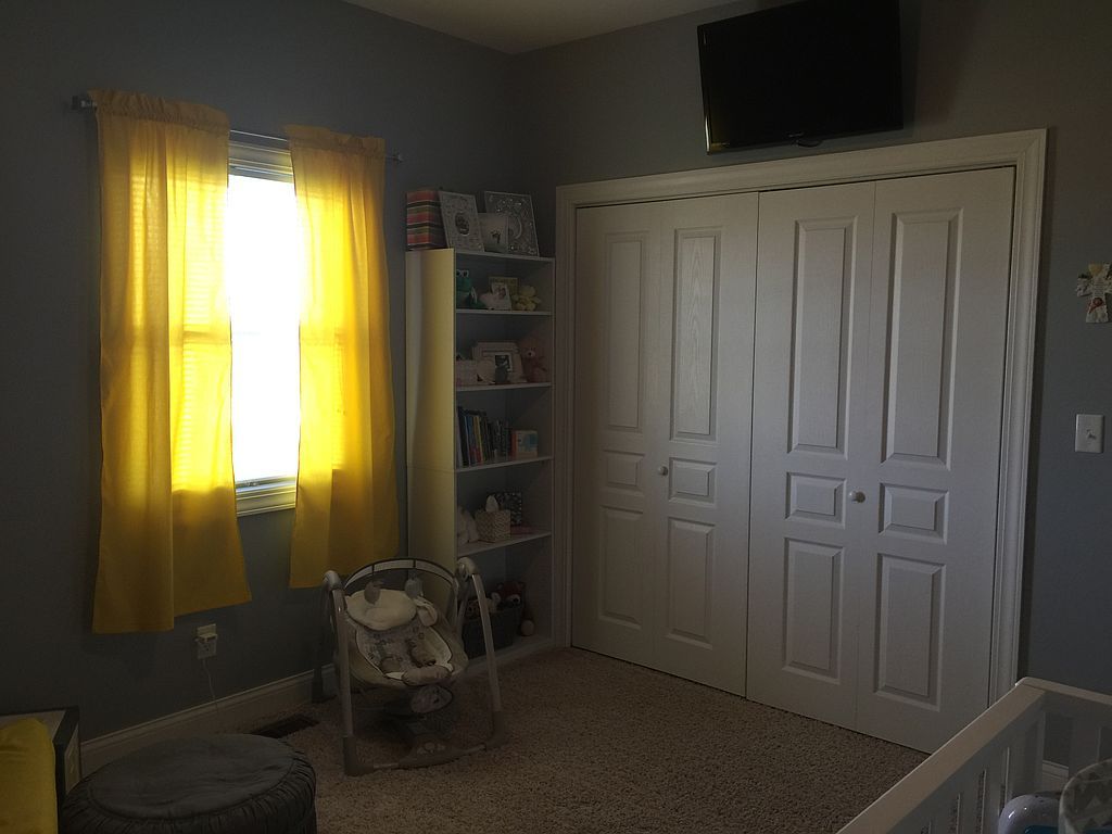 407 S Oak St - Property Image