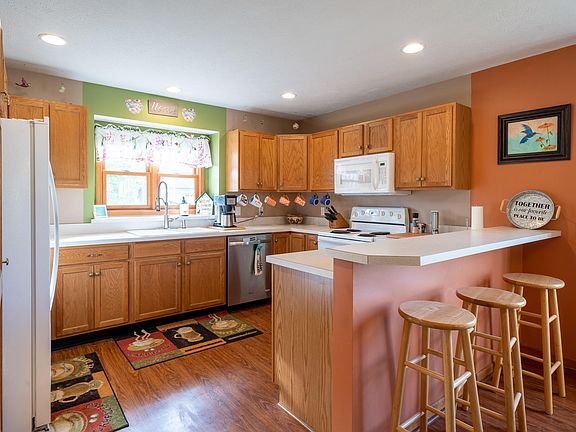 3rd image of 2351 Valarie Dr