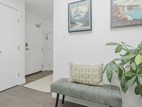 5th image of 875 Gibsons Way #306