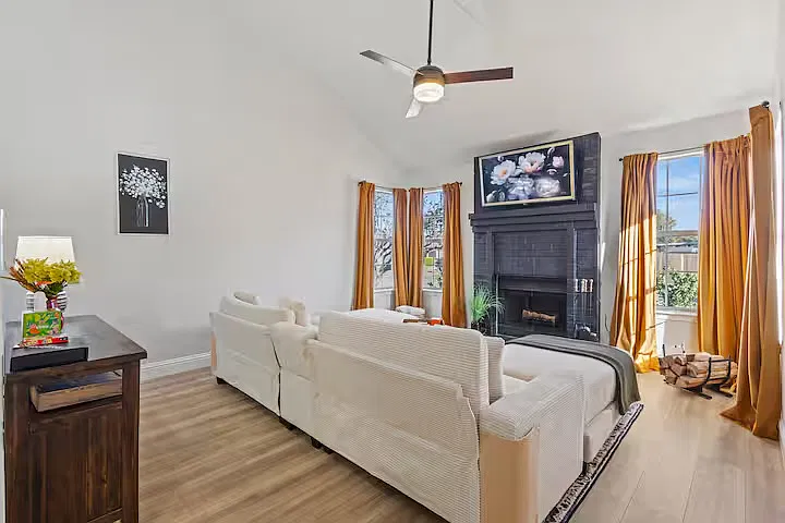 3 bed, 2.5 bath, 1800 sqft, $4,970 — Photo 2