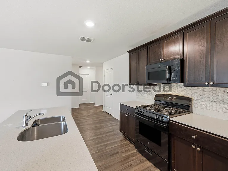 771 Bayonet St — Photo 10