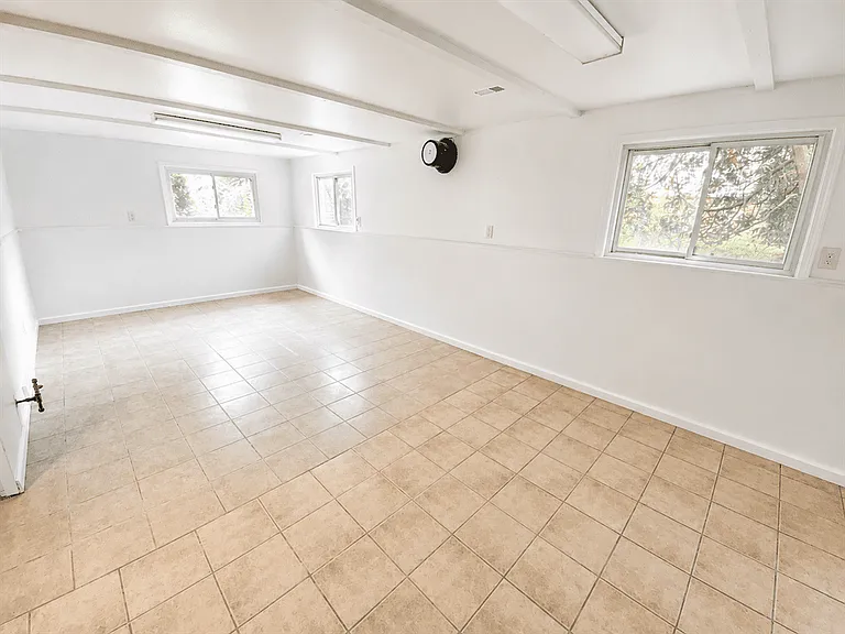 2226 Yorktown Dr — Photo 15