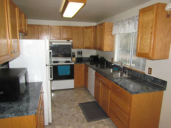 5th image of 3352 S 290th St
