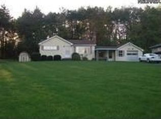 2094 Hubbard Thomas Rd, Hubbard, OH 44425