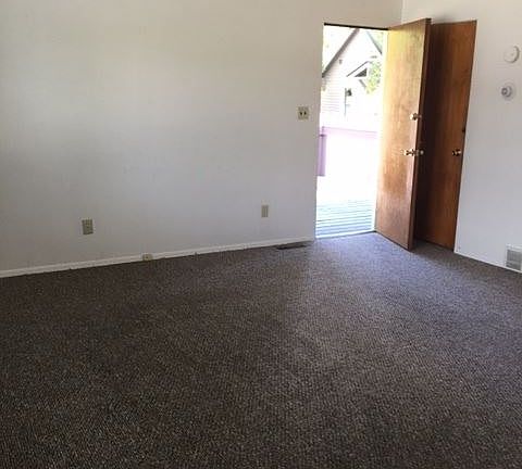 2nd image of 227 W Kent Ave