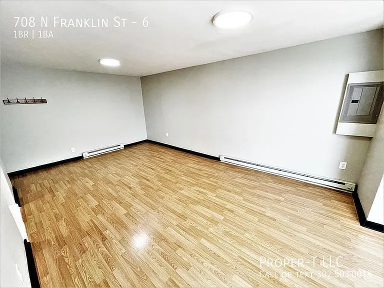708 N Franklin St #6 — Photo 4