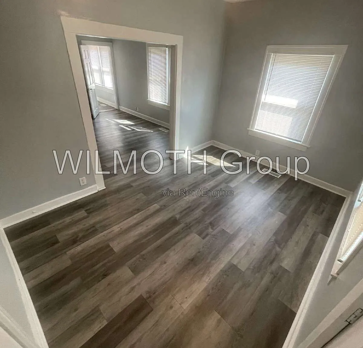 15 N Riley Ave — Photo 3