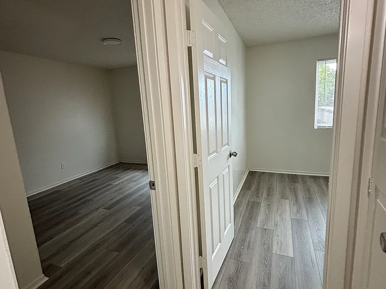 1134 E Avenue Q #8 — Photo 5