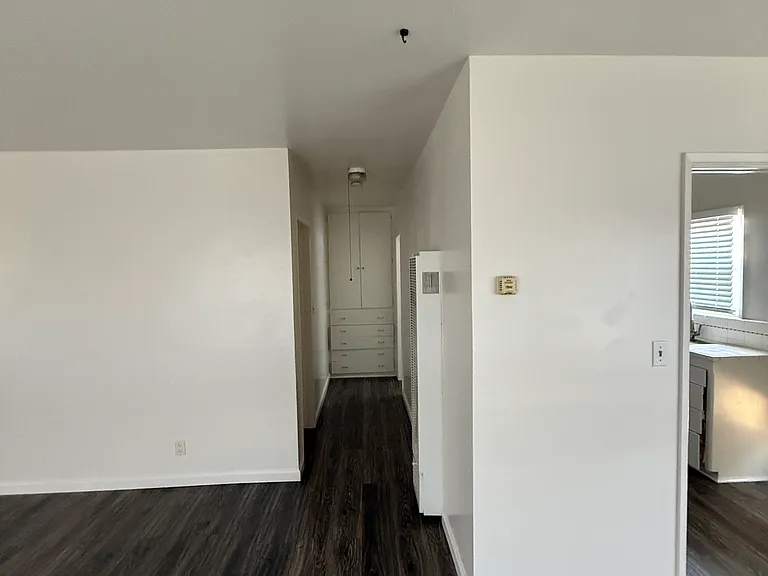 109 N E St #1 — Photo 7