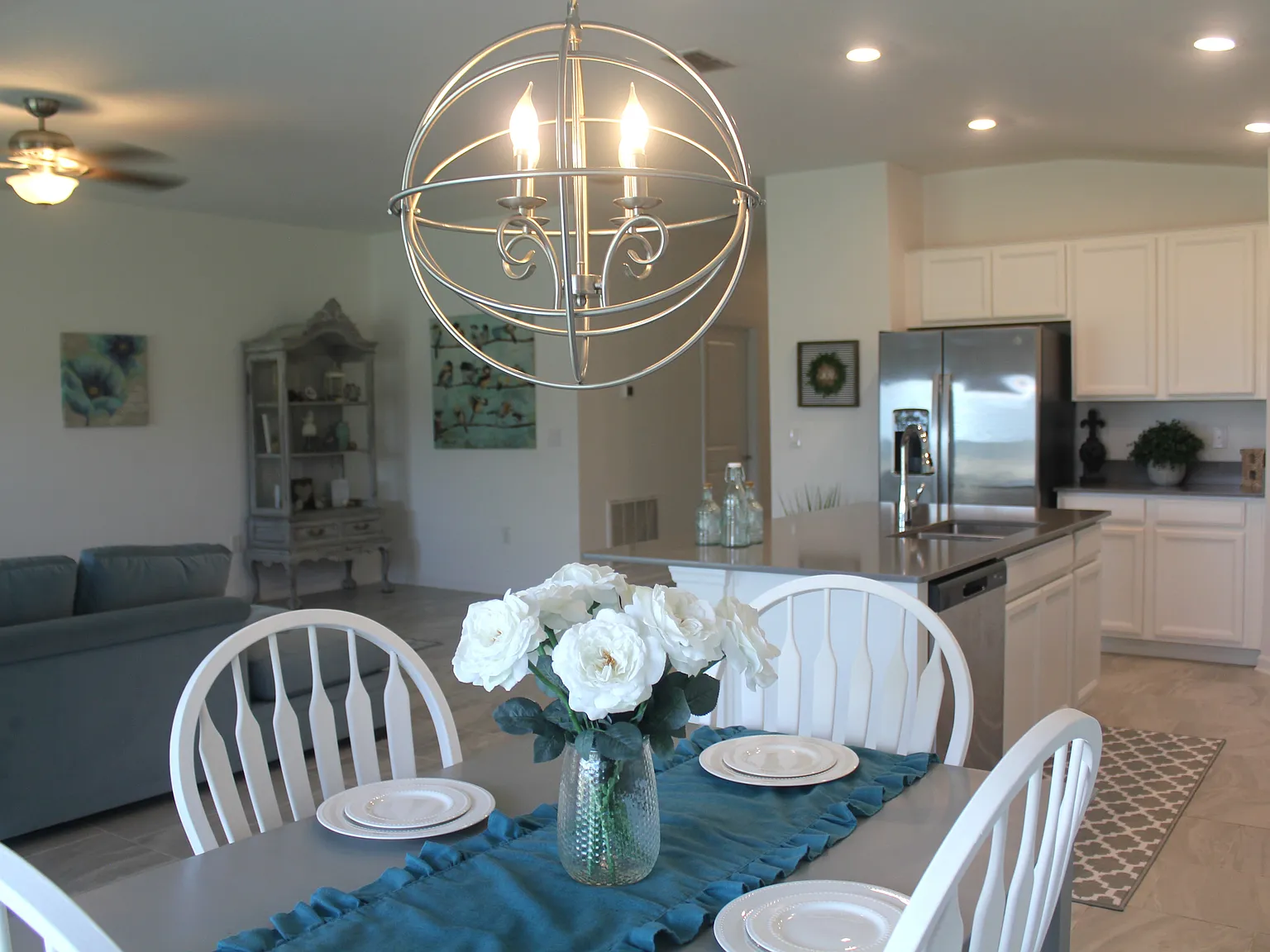 4 bed, 1936 sqft, $2,400 — Photo 3