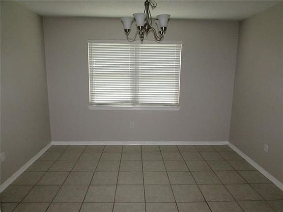 4th image of 2233 Carol Sue Ave