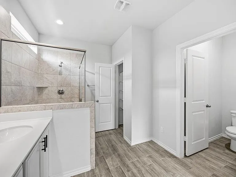 1024 Runnels Ln — Photo 13