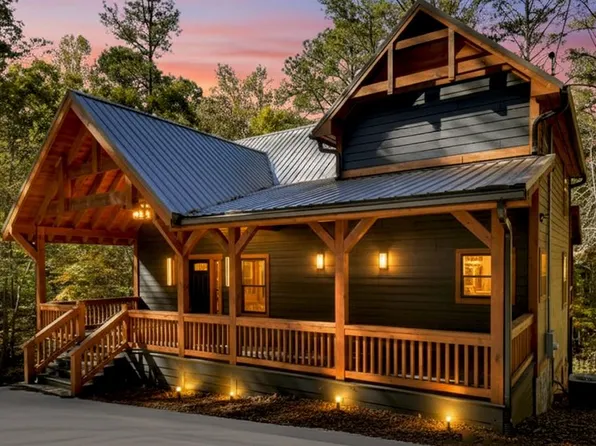 40 Cadet Ct, Ellijay, GA 30540