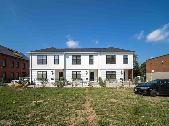 2nd image of 2061 W 34th Pl