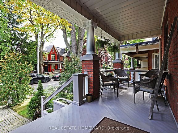 3rd image of 174 Heward Ave