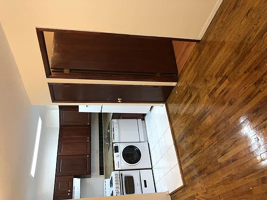Rented by 18 REALTY | media 15