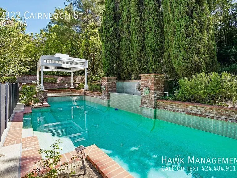 22322 Cairnloch St — Photo 63
