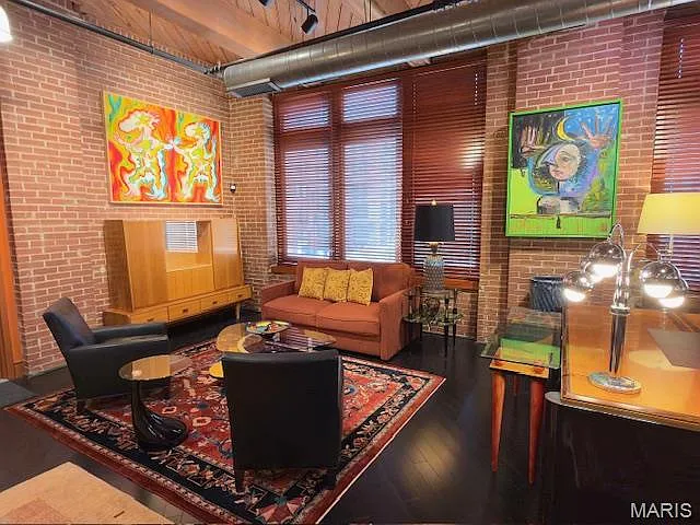 1101 Lucas Ave #200 — Photo 10