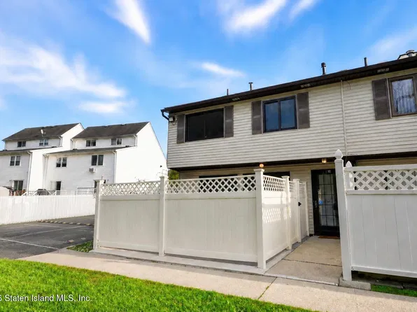 20 Pratt Ct #A, Staten Island, NY 10312