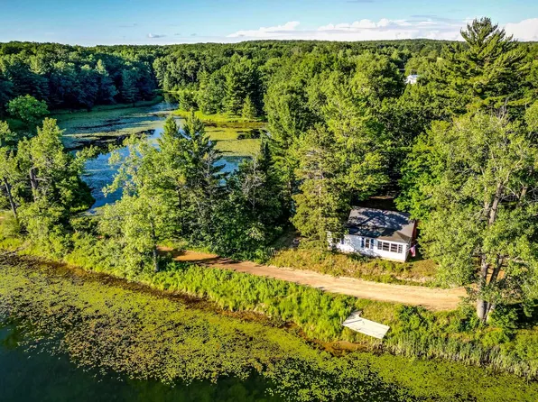 522 Water St, Harrison, MI 48625