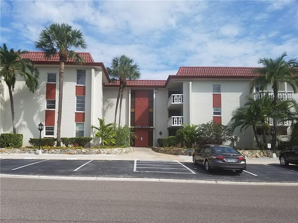 1st image of 1009 Pearce Dr Unit 204