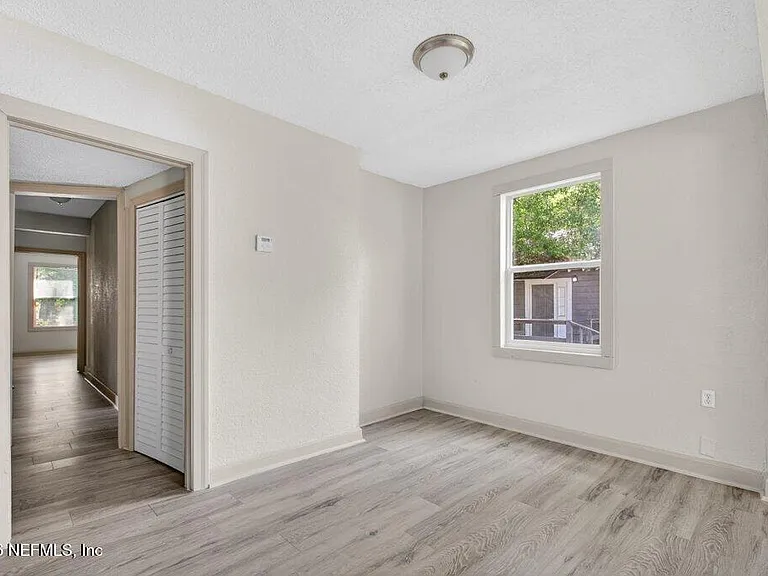 845 Ontario St — Photo 15
