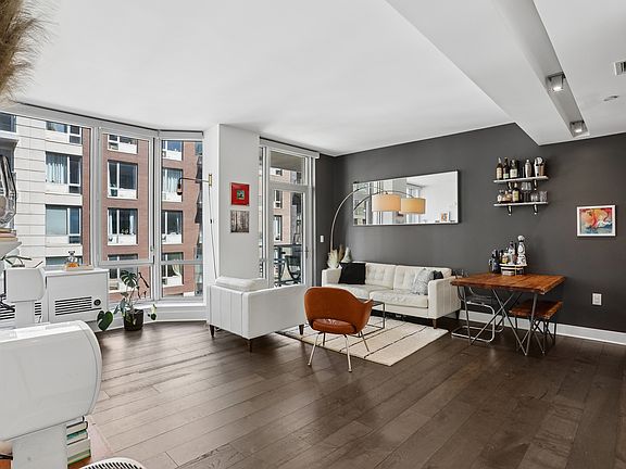 3rd image of 212 N 9th St APT 4C