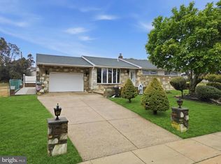 9701 Northeast Ave, Philadelphia, PA 19115