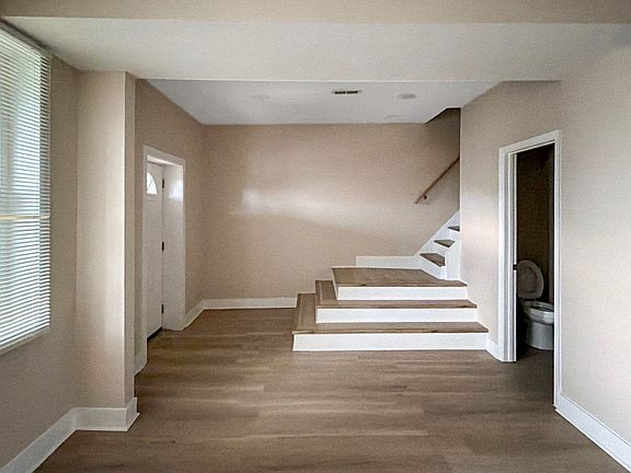 5th image of 3411 Reisterstown Rd