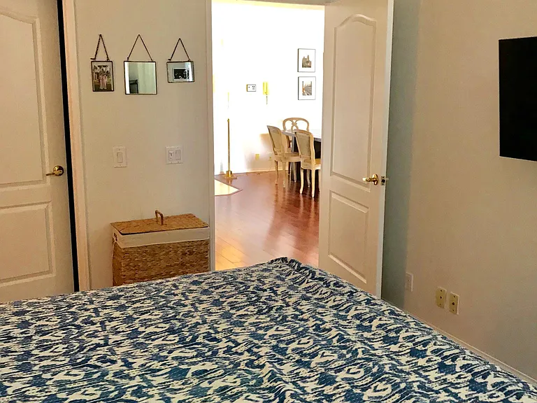 8349 Blackburn Ave #302 — Photo 287