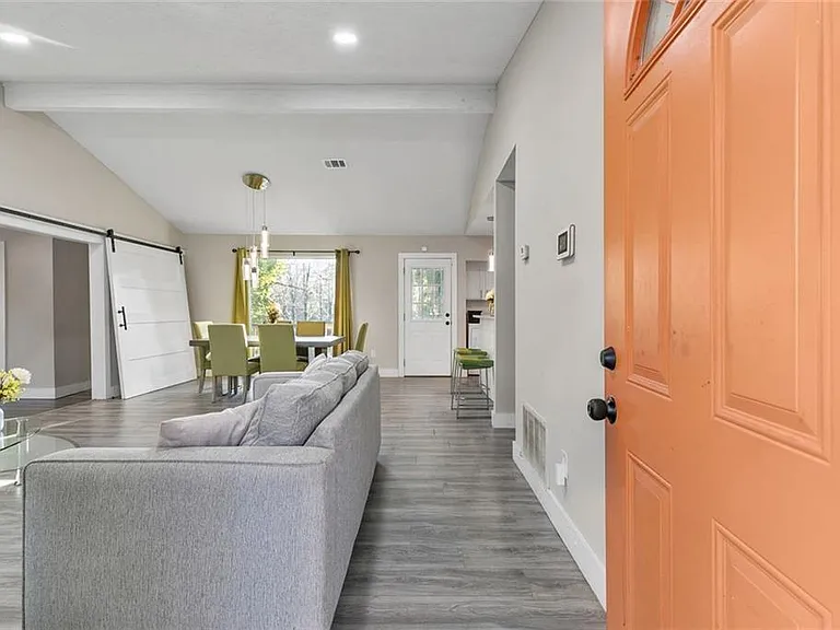 494 Plainville Dr SW — Photo 2
