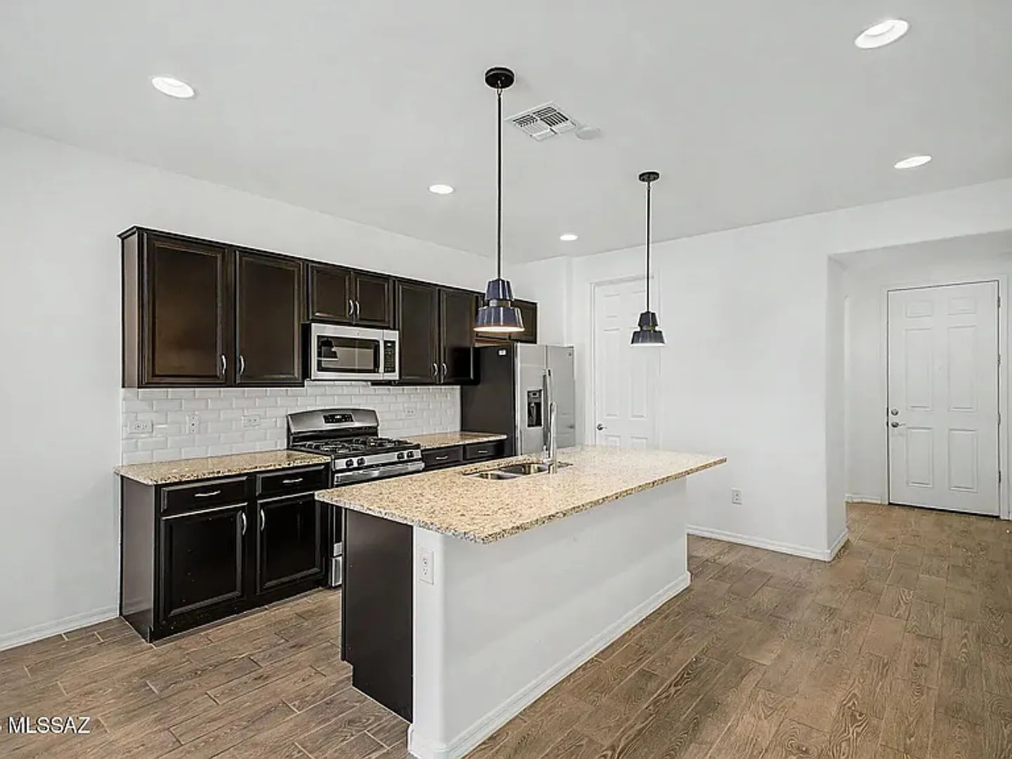 3-Bedroom, 2 Bath Single Family for Rent in Tucson, AZ | Attached Garage & Modern Kitchen — Photo 3