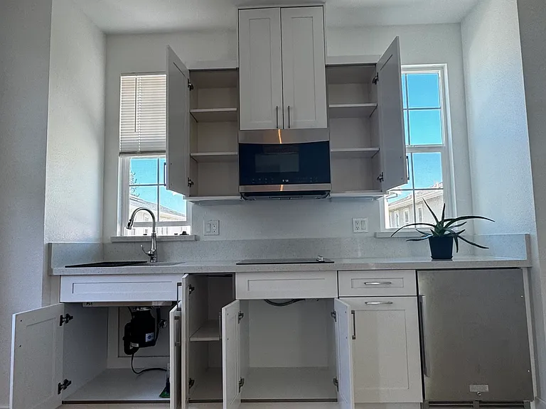 2650 Amora Cir #2650 — Photo 10