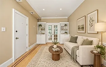 2 bed, 650 sqft, $4,000 — Photo 4