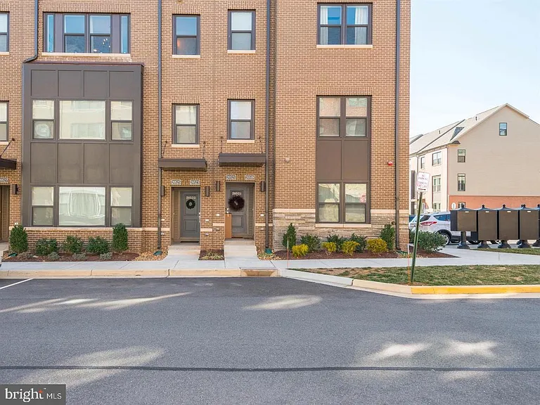 20523 Milbridge Ter — Photo 2