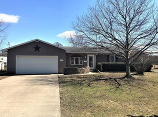 2506 Alpha Dr, Danville, IL 61832