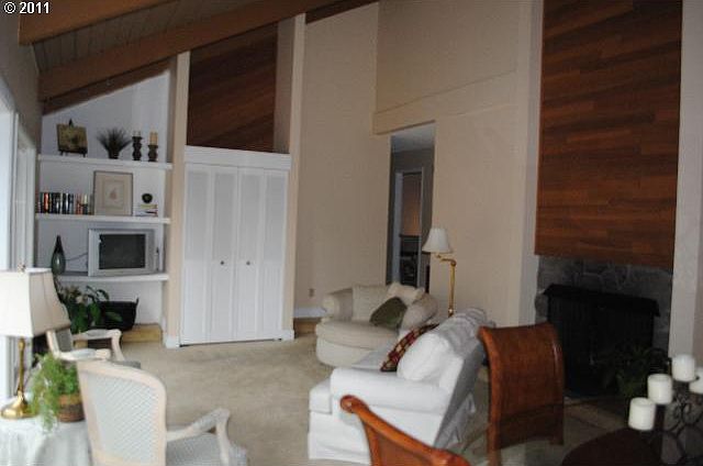 1st image of 13501 NE Regents Dr