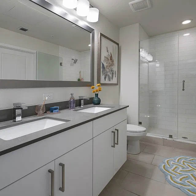 2 bed, 935 sqft, $3,533 — Photo 3