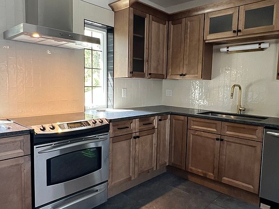 4th image of 50 Oxford Rd APT 2