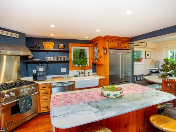 8 Canal St, Lambertville City, NJ 08530