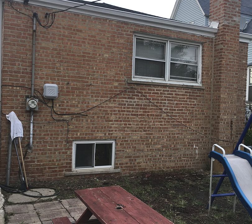 2nd image of 2325 W 51st St