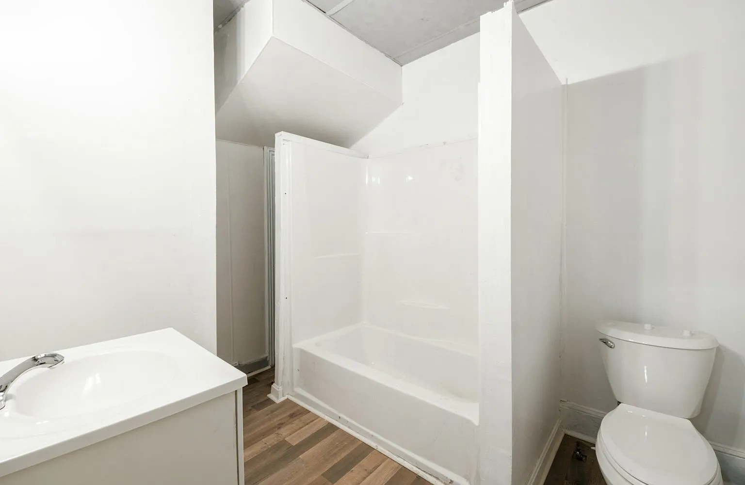 1361 East 45th Street, Unit B — Photo 4