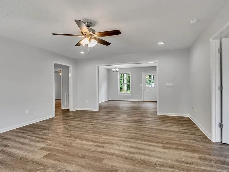 393 Flowertown Rd — Photo 2