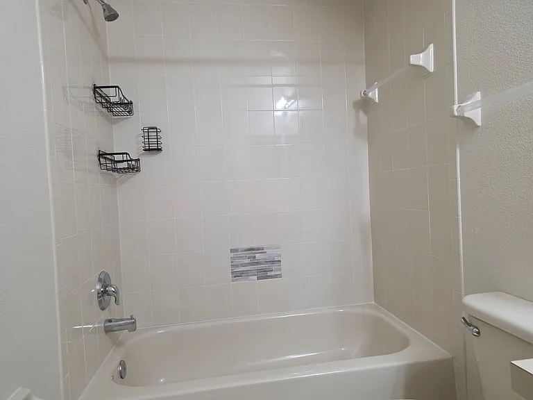 16661 Cedar Crest Dr — Photo 33