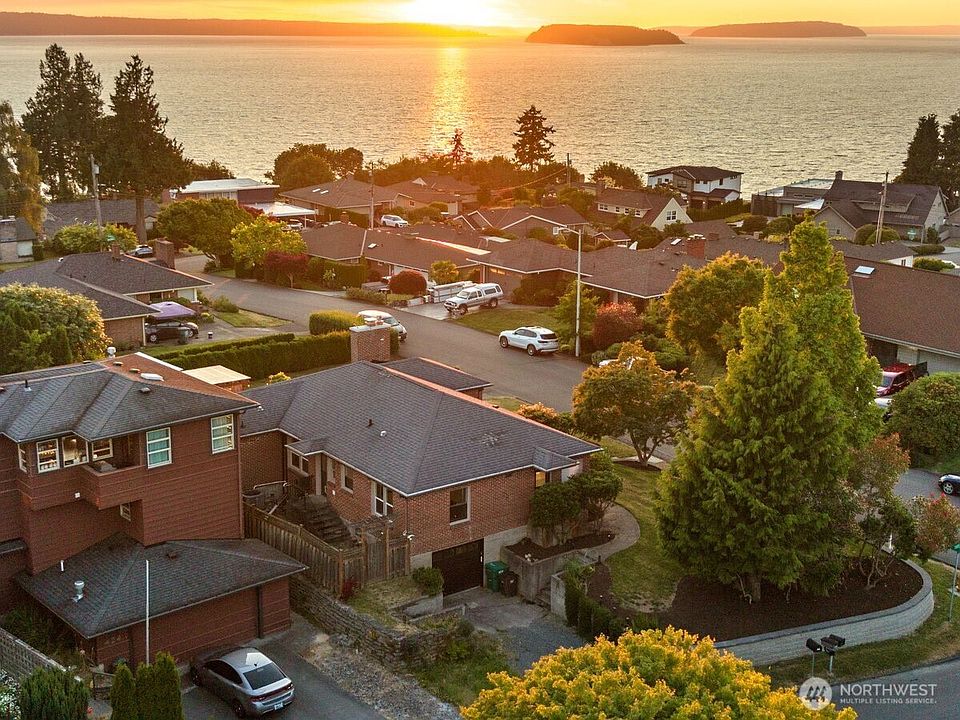 1st image of 422 Crown Drive