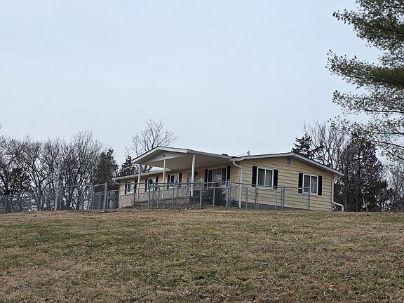 4th image of 5927 Montgomery Rd