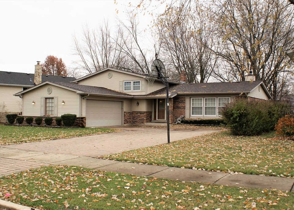 1st image of 229 W Tanglewood Dr