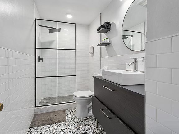5th image of 3913 W 67th St